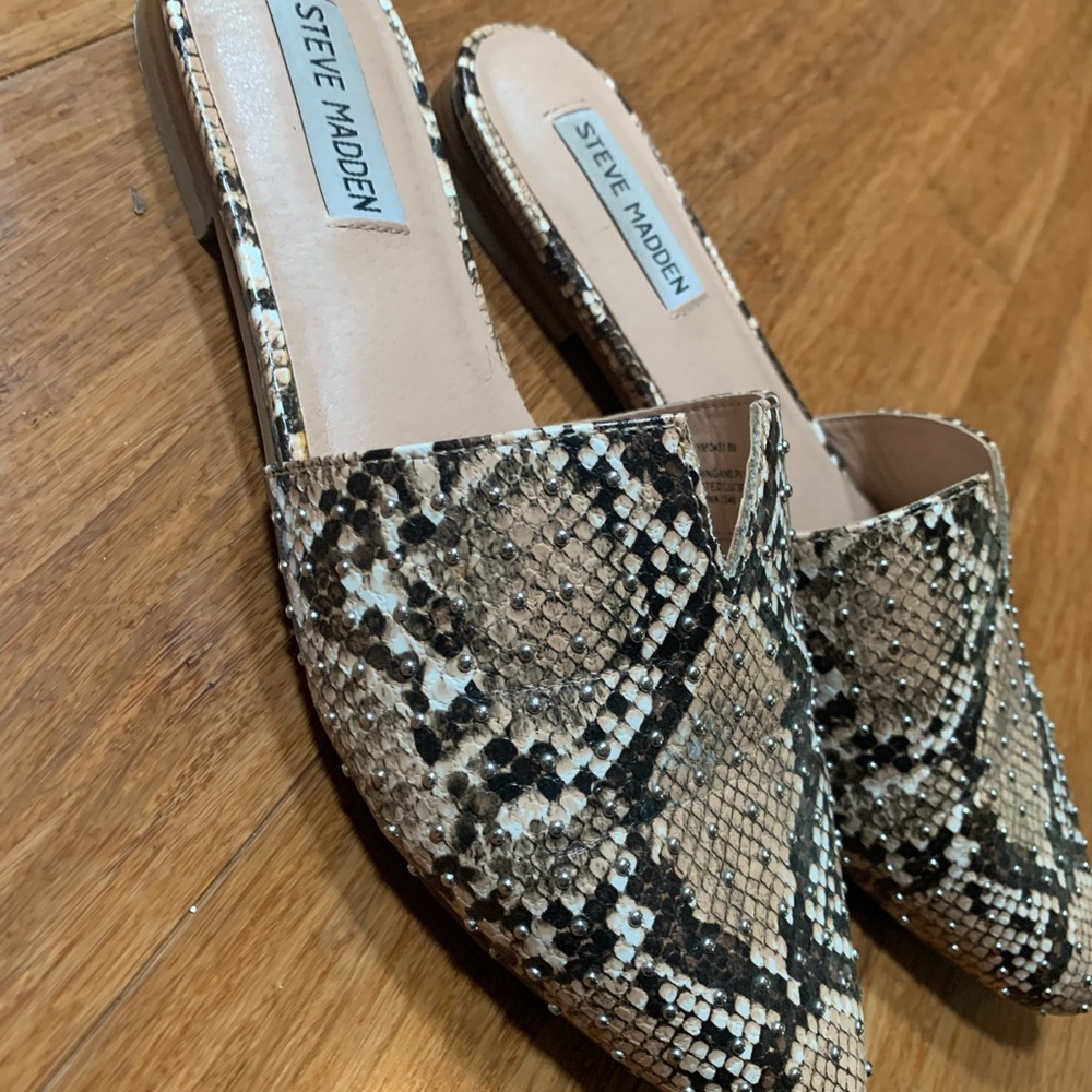 Steve Madden Pointed Toe Slides Pointy Toe Animal… - image 2